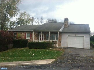 401 4th Ave, Morgantown, PA 19543