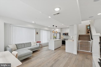 1325 N 17th St Unit A, Philadelphia, PA 19121