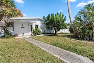 124 Leland St SE, Port Charlotte, FL 33952