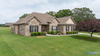 104 Nicholas View Ln, Hazel Green, AL 35750