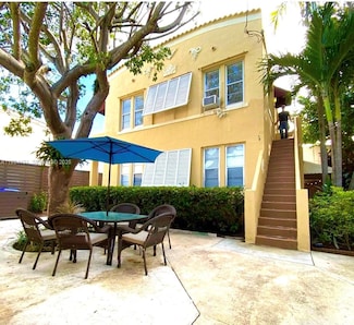 586 NE 62nd St Unit 4, Miami, FL 33138