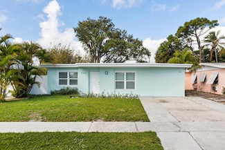 331 Pinewood St, Lantana, FL 33462