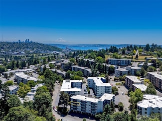 3722 27th Place W Unit 301, Seattle, WA 98199