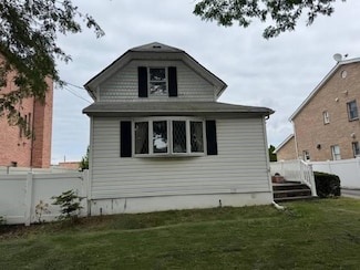 325 150th St, Whitestone, NY 11357