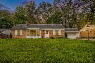 1117 Maplegrove Dr NW, Grand Rapids, MI 49504