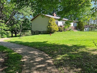3565 Webb Rd, Ravenna, OH 44266