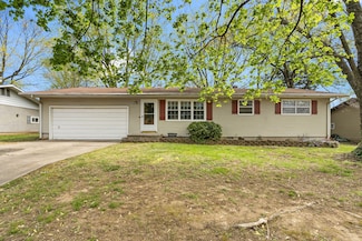 3144 N Pierce Ave, Springfield, MO 65803