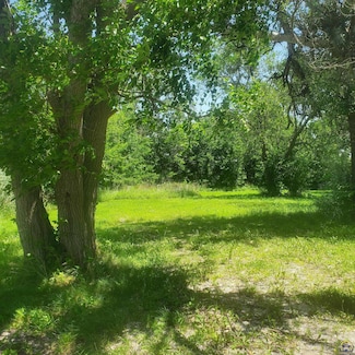 524 N 6th St, Osage City, KS 66523