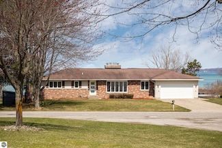 3417 Scenic Hills Dr, Williamsburg, MI 49690