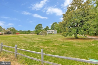 6675 Pomfret Rd, La Plata, MD 20646