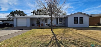 113 E Christopher Dr, Clovis, NM 88101