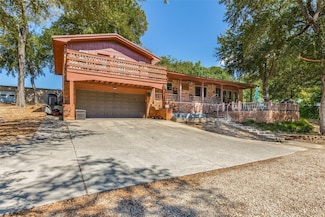 231 Hickory St, Lindsay, TX 76250