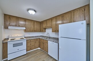 15 Old Colony Ln Unit 7, Arlington, MA 02476