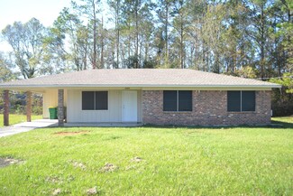 10317 Sunrise Ln, Moss Point, MS 39562