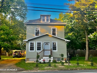 564 Marlboro Rd, Old Bridge, NJ 08857