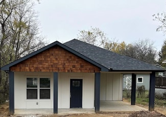 622 E Woodard St, Denison, TX 75021