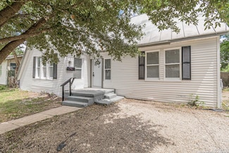 1913 Santa Anna, San Antonio, TX 78201