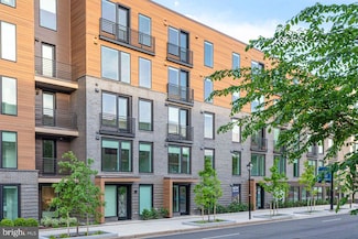 701 N Henry St Unit 104, Alexandria, VA 22314