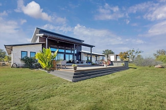 108 Schoolhouse Ln, Spicewood, TX 78669