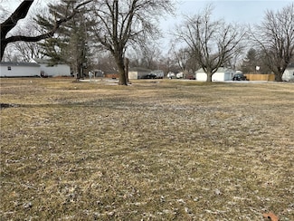 720 E Lincoln St, Pana, IL 62557