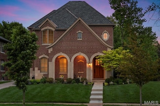224 N Bemiston Ave, Saint Louis, MO 63105