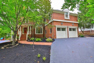 3654 Grandin Rd, Cincinnati, OH 45226