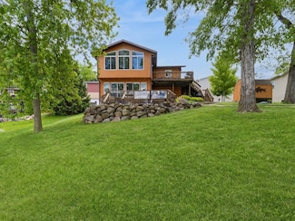 201 Cottage Ln, Montezuma, IA 50171
