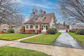 251 Norwood Ave, Cranston, RI 02905