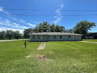 205 Turner Ln, Bridge City, TX 77611