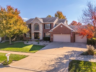 2805 Stevenson Dr, Bloomington, IL 61704