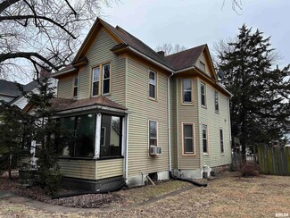 1012 17th St Unit 1, Rock Island, IL 61201
