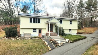 11 Clover Cir, Andover, MA 01810