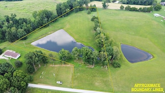 10 W L White Ln, Red Boiling Springs, TN 37150