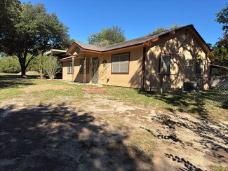 11202 Lakeview Rd, Brenham, TX 77833