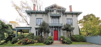 443 Bellevue Ave, Newport, RI 02840