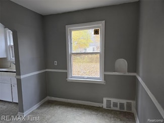 8239 Manor St, Detroit, MI 48204