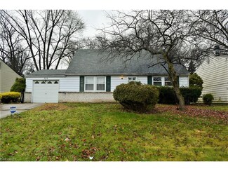 205 Hamrock Dr, Campbell, OH 44405