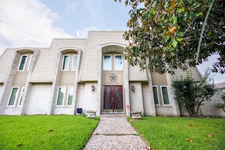 10702 Paulwood Dr, Houston, TX 77071