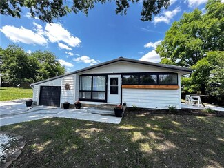 203 W 8th St, Hamilton, MO 64644