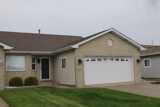 1437 Rokosz Ln Unit 2, Dyer, IN 46311