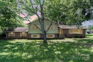 4250 N Center St, Hickory, NC 28601