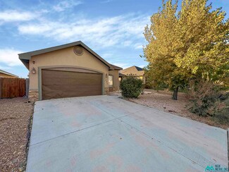 1821 N Homestead Dr, Hobbs, NM 88240