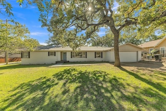 501 W Simmons St, Weatherford, TX 76086