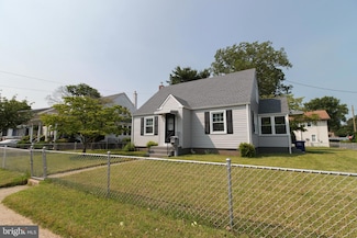211 W 3rd St, Florence, NJ 08518