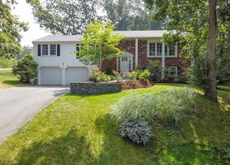 5 Snyder Rd, Medfield, MA 02052