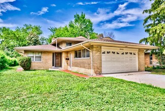 6942 N Kenneth Ave, Lincolnwood, IL 60712