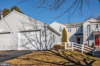 1810 Creek View Dr, New Cumberland, PA 17070