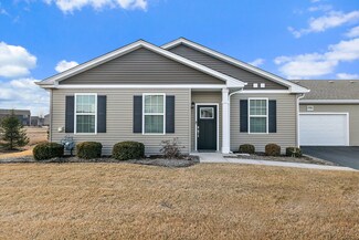 1199 Crestview Ln, Pingree Grove, IL 60140