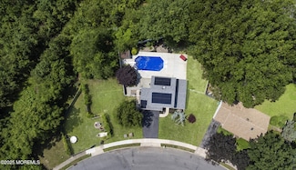 10 Barre Dr, Howell, NJ 07731