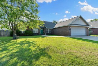 535 Lynn Dr, Pea Ridge, AR 72751